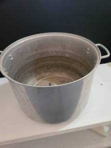 lot 3206 image: Large stock pot