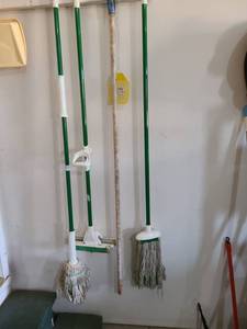 lot 3211 image: Libman mops and squeegee
