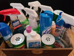 lot 3213 image: Products for cleaning
