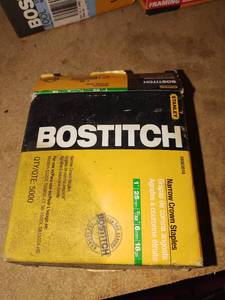 lot 4156 image: Bostitch narrow crown staples
