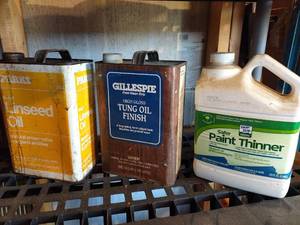 lot 4181 image: Paint thinner with linseed and tung oils
