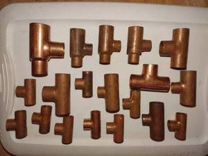 lot 4190 image: Assorted clean copper pipe tee fittings