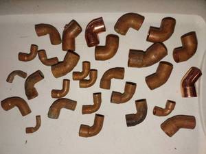 lot 4194 image: Assorted clean copper pipe elbow fittings