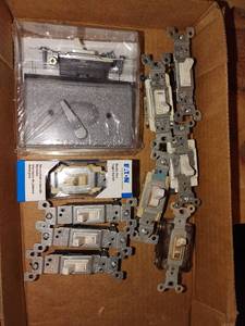 lot 4199 image: Toggle switches