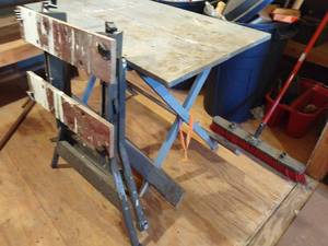 lot 4203 image: Black and Decker workmate table with wood collapsible work table 30 x 48 x 23 in open
