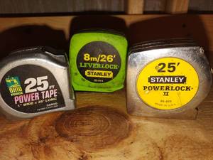 lot 4207 image: Tape measurers