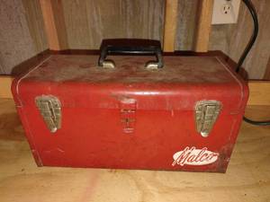 lot 4220 image: Malco toolbox with contents