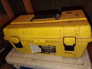 lot 4222 image: Yellow True Value toolbox with contents
