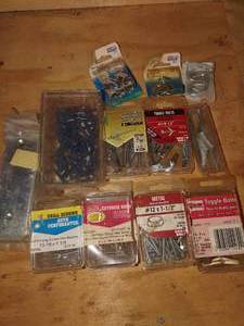 lot 4228 image: Assorted screws and bolts