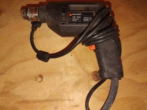 lot 4241 image: Black and Decker drill
