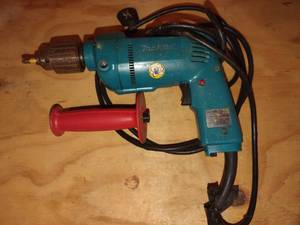 lot 4242 image: Makita drill