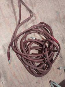 lot 4254 image: Red air hose