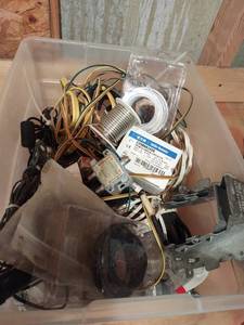 lot 4264 image: Electrical items