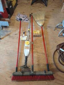 lot 4273 image: Libman push broom corn broom and mop with Wagner deck mate and 2 other brooms