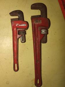 lot 4281 image: Skandor 12 in and Servess 14 in pipe wrenches