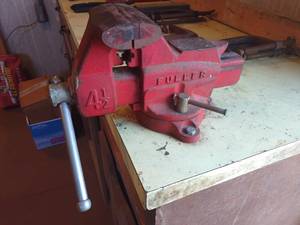 lot 4287 image: Fuller red 4.25 vice