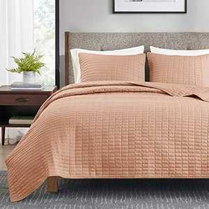lot 42100 image: Hyde Lane 3 Piece Reversible King Size Quilt Set 104x90 �� Coral Soft Microfiber Lightweight Coverlet Bedspread All Season Bed Cover Blanket (1 Quilt  2 Shams)
