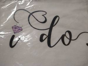 lot 1183 image: I do zipper pouch