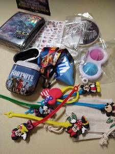 lot 1218 image: mixed lot of small items