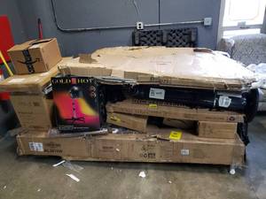 lot 2889 image: Pallet of Misc. Items