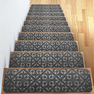 lot 3197 image: Trellis Carpet Pads (13 PACK)