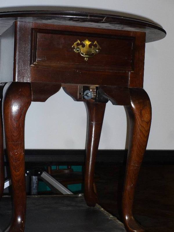 lot 2863 image: Nice Dark Wood End Table