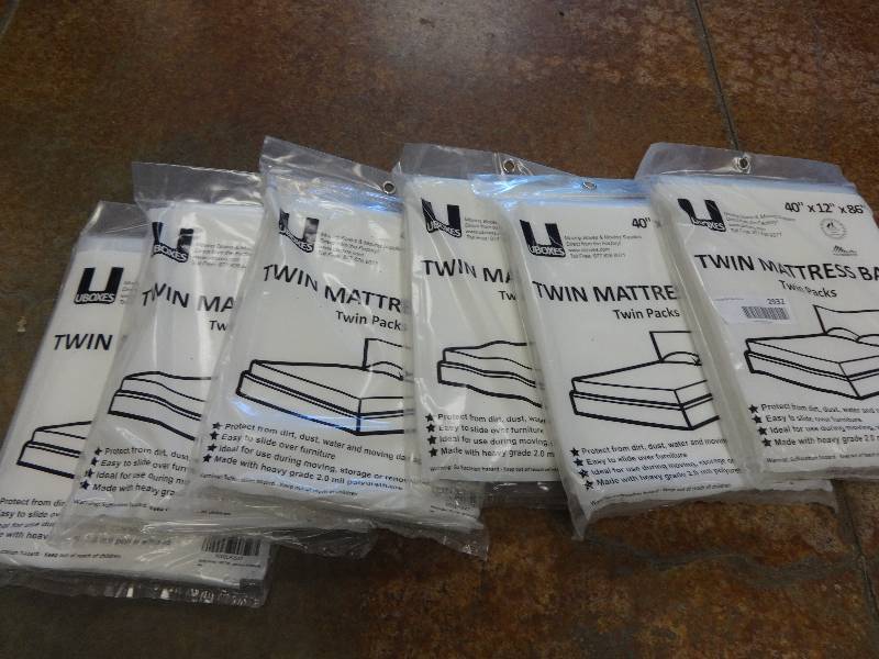lot 2932 image: 6 Packs Twin bed bags