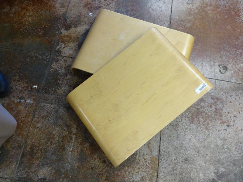 lot 2956 image: TV trays