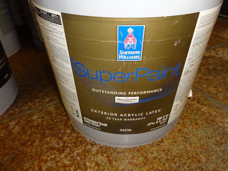 lot 2924 image: 5 Gallons Exterior Paint