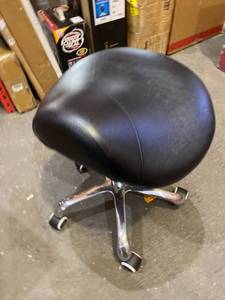 lot 22483 image: Stool