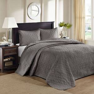 lot 22561 image: Madison Park Quebec 3-Piece King Quilted Bedspread Set