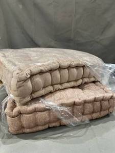 lot 22793 image: Chair Cushions