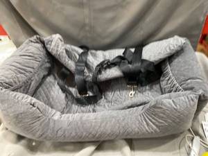lot 22827 image: Car Dog Bed with Straps