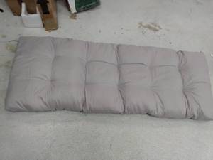 lot 4517 image: Patio Loveseat Cushion, 21�50, Grey