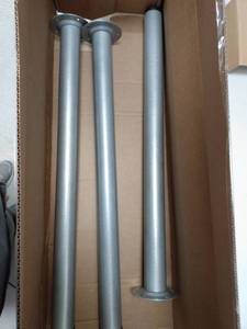 lot 4528 image: 3 PK of Table Legs, 28.5 T