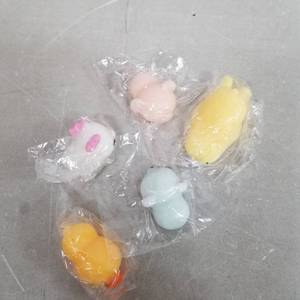 lot 5366 image: 5 pcs Squishy Toys