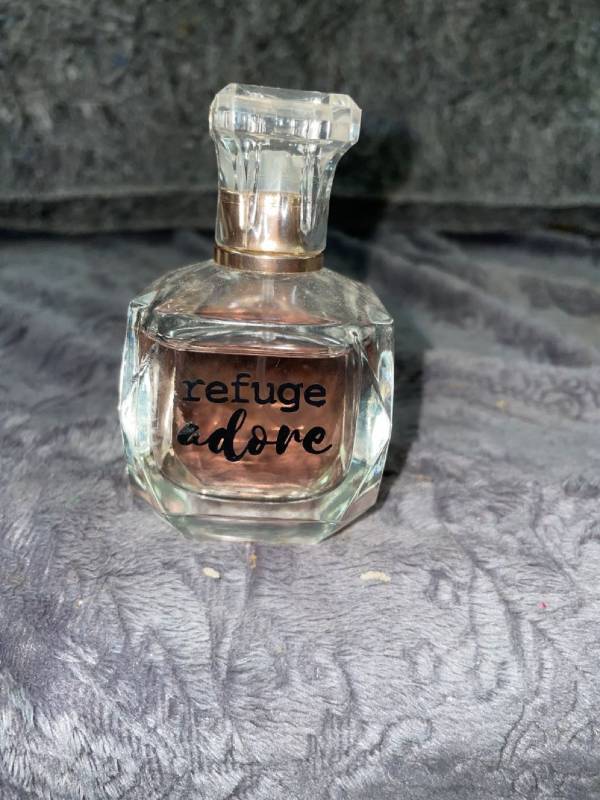 refuge adore perfume