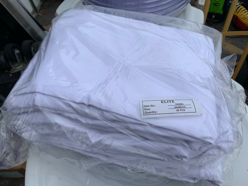 lot 171 image: 1 Bundle of 6 New Fitted Sheets 54x80x12