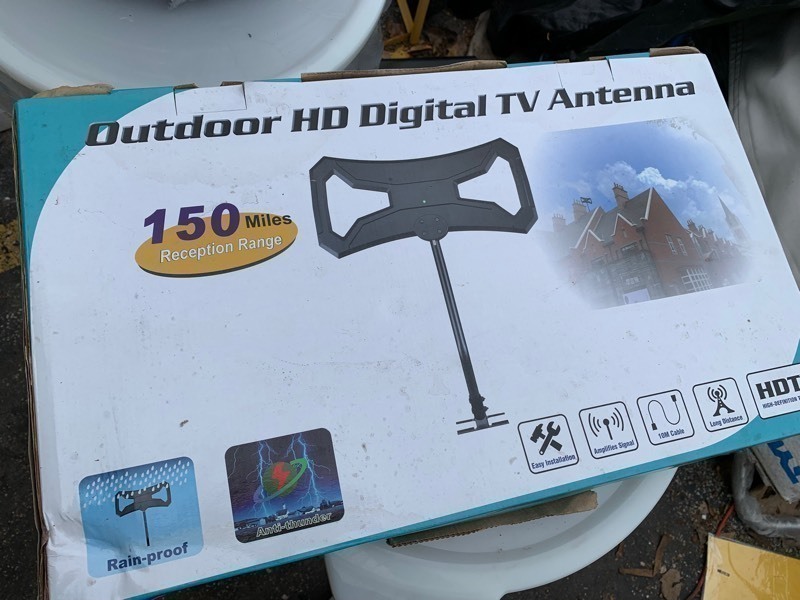 lot 219 image: Outdoor Rain Proof HD Digital TV Antenna 150 Mile Reception Range