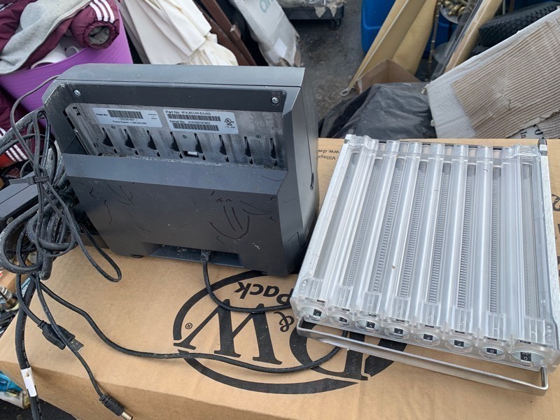 lot 48 image: Point of Sale Change Coin Delivery System