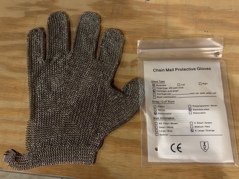 lot 91 image: New Chain Mail Protective Reversible cut Glove size XL