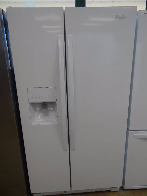 lot 1074 image: BRAND NEW White French Door Refrigerator w Water & Ice Dispenser