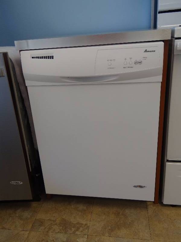 lot 1080 image: BRAND NEW Aroma White Built in Front Control Dish Washer
