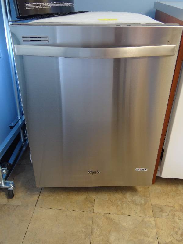 lot 1081 image: BRAND NEW Whirlpool Stainless Steel Gold Series Built in Dish Washer