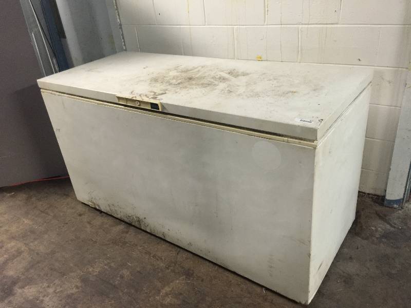 lot 9201 image: CROSLEY DEEP FREEZE FREEZER - ESTIMATE 18 CU FT