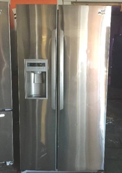 lot 244 image: LG LSC27914  26.5 cu. ft. Side by Side Refrigerator