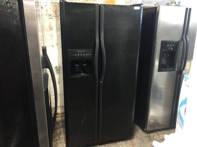 lot 249 image: Frigidaire 25.6 Cu. Ft. Side-by-Side Refrigerator