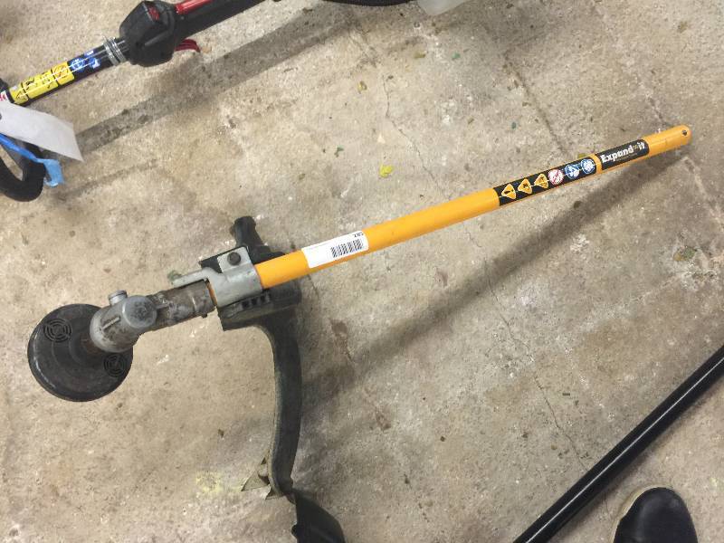 lot 285 image: EXPAND-IT WEED TRIMMER SHAFTHEAD