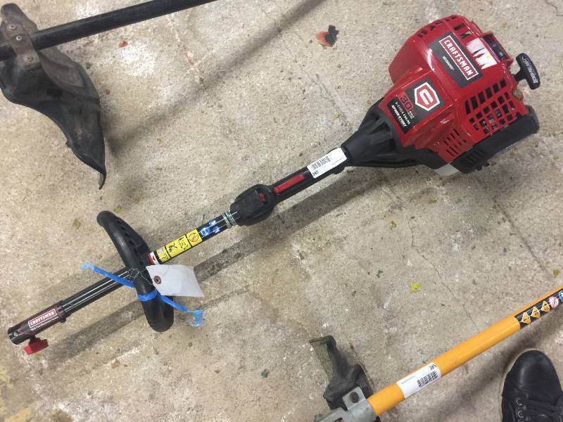 lot 286 image: Craftsman 30cc 4-Cycle Curved Shaft Weedwacker Gas Trimmer