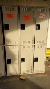 lot 4227 image: Tennsco 6 Locker Unit